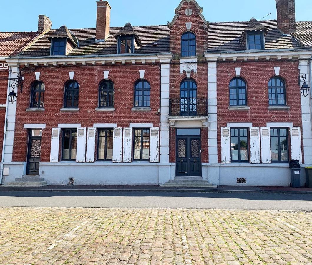 6 Place De La Detente Saint-Venant 外观 照片