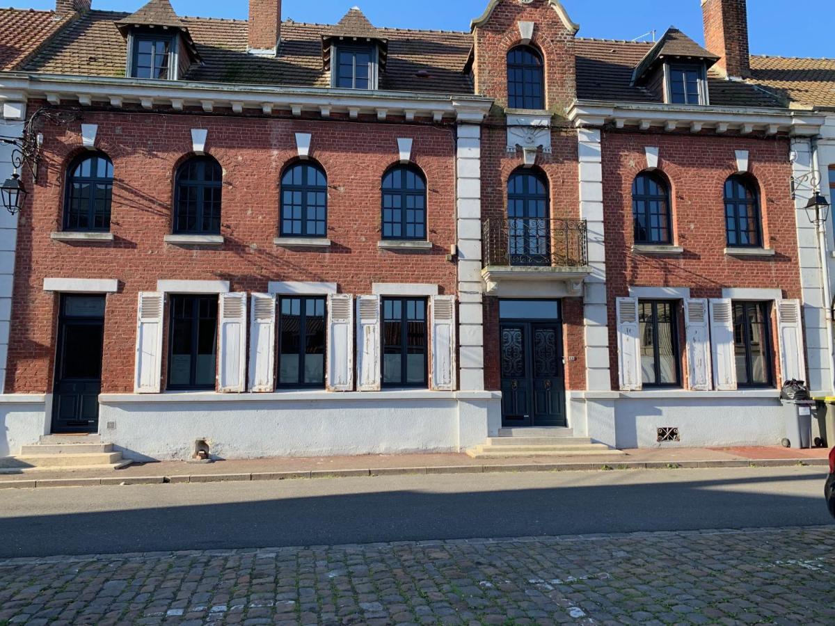 6 Place De La Detente Saint-Venant 外观 照片